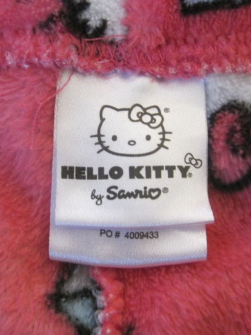 Hello Kitty Plush Pyjama/Lounge Shorts - Picture 3 of 9